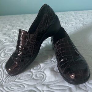 Clarks brown patent leather crocodile print slip on clogs